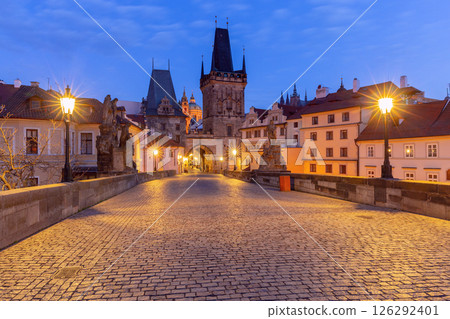 Charles Bridge at dawn in Prague, Czech Republic Charles Bridge at dawn in Prague, Czech Republic 126292401