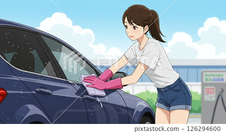 泡沫洗車：一位女士正在拋光她的汽車 126294600