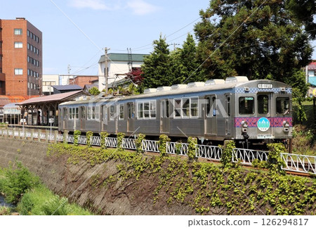 弘南鐵道大鱷線 7000系列 中央弘前站 線將停駛 青森縣弘前市 126294817
