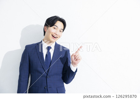 一個指向的商人 126295870