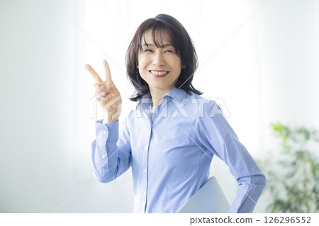 一個中年婦女的肖像 126296552