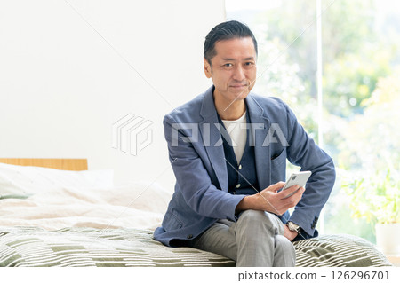 高級男性智能手機 126296701