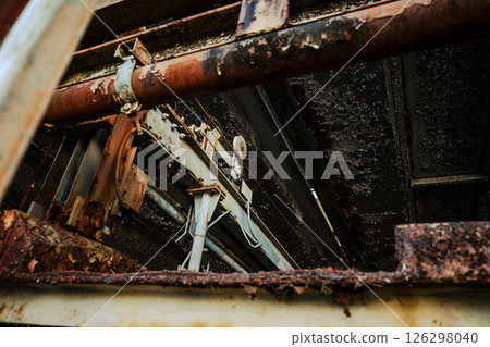 生鏽腐朽的多層停車場c-2薄膜狀 126298040