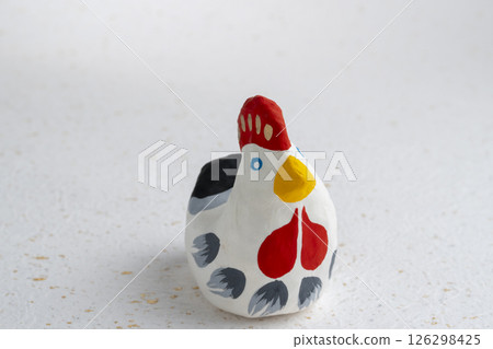 [New Year's card material] Japanese paper rooster doll 126298425