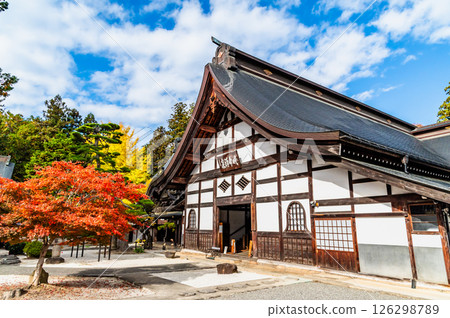 Yamanashi Erinji Temple vault Yamanashi Erinji Temple vault 126298789