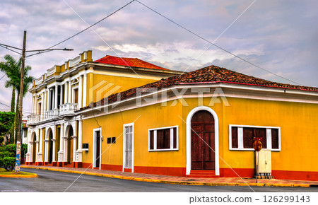 Traditional colorful Spanish colonial houses in Granada. Nicaragua, Central America 126299143