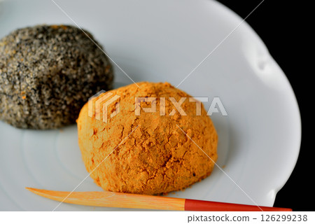 Ohagi黑色背景 126299238