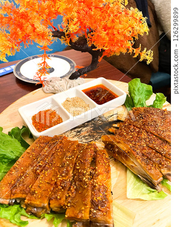 中國絲路美食:烤柳包 中國絲路美食:烤柳包 126299899