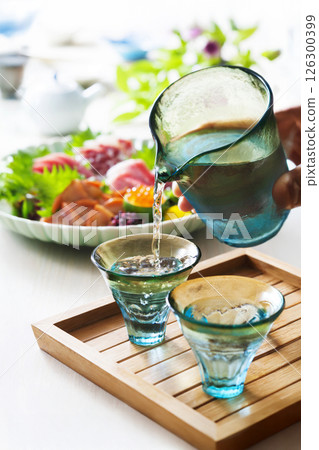 清酒及5種生魚片 清酒及5種生魚片 126300399