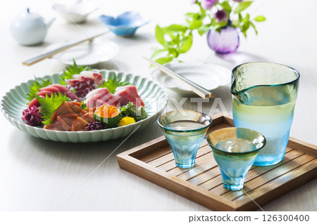 Sake and 5 kinds of sashimi Sake and 5 kinds of sashimi 126300400