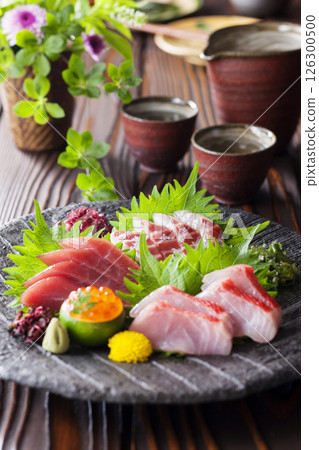 Four kinds of sashimi and sake 126300500