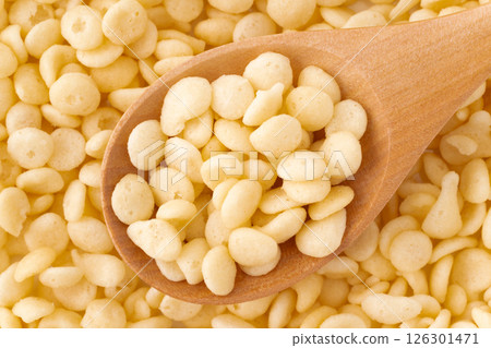 湯匙上的天婦羅碎屑特寫 126301471