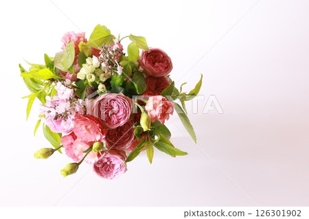 粉紅色插花 粉紅色插花 126301902