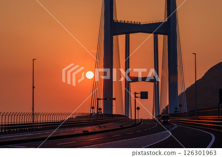 女神橋日落 126301963