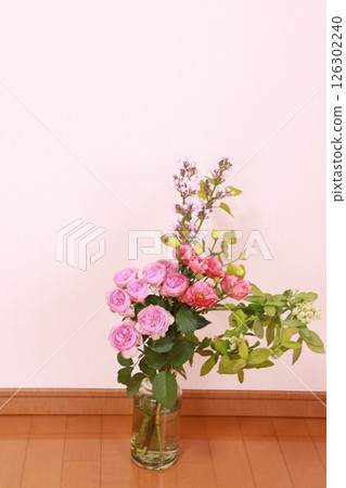 pink flower arrangement 126302240