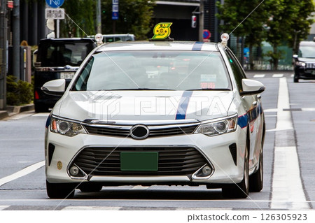 Private taxi 126305923