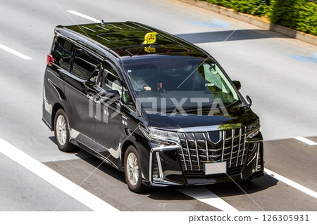 Private taxi 126305931