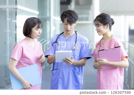 Medical image portrait of medical staff Medical image portrait of medical staff 126307590