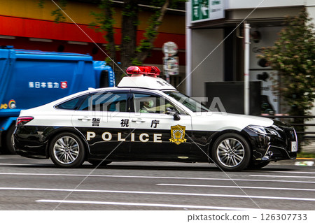 Metropolitan Police Car Crown 126307733