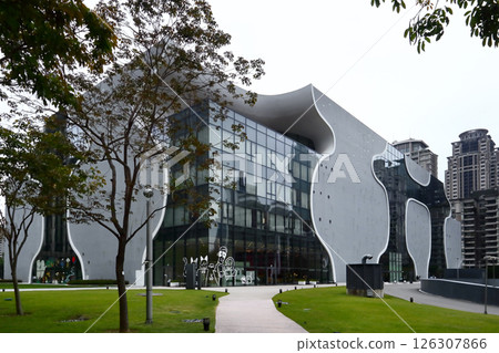 摯愛台灣(台中國家歌劇院由日本建築師伊東豐雄設計,他也設計了日本茨城縣水戶市民會館。) 摯愛台灣(台中國家歌劇院由日本建築師伊東豐雄設計,他也設計了日本茨城縣水戶市民會館。) 126307866