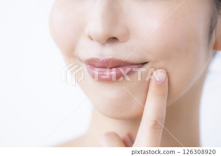 Beauty: Women's mouths 126308920