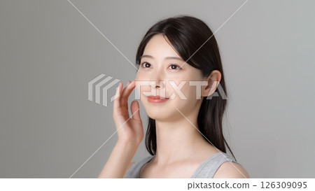 Women's beauty skin care 126309095