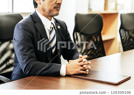 lawyer lawyer 126309106