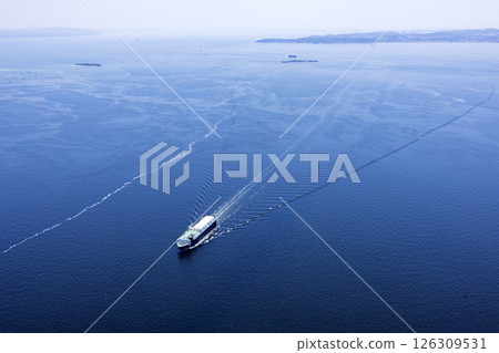 Tokyo Bay・Aerial view 126309531