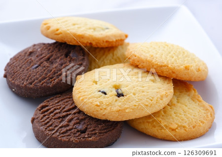 Delicious cookies served on a white plate 126309691