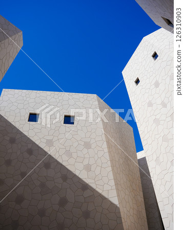 Saudi Arabia's Pavilion at the World Expo: A building wall with geometric patterns Saudi Arabia's Pavilion at the World Expo: A building wall with geometric patterns 126310903