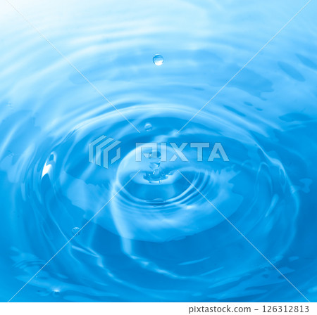 水濺動作鏡頭 水濺動作鏡頭 126312813