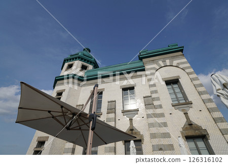 註冊有形文化財產（舊第85銀行總行=埼玉Resona銀行川越支行） ※目前沒有銀行服務。 126316102