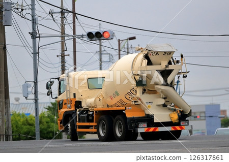 Agitator truck (concrete mixer truck) Agitator truck (concrete mixer truck) 126317861