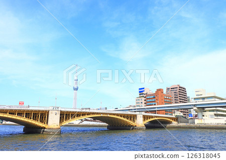 Scenery of Tokyo Sky Tree and Kuramae Bridge in Tokyo, Japan 126318045