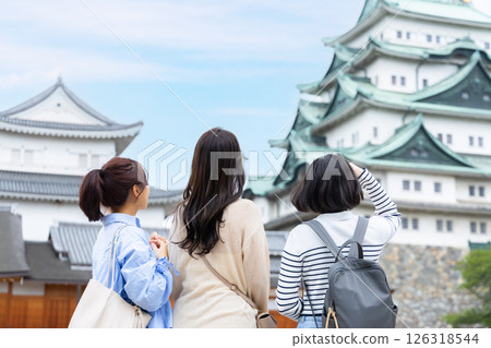 Women's journey 126318544