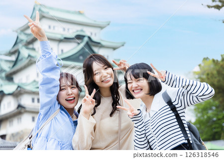 Women enjoying travel 126318546