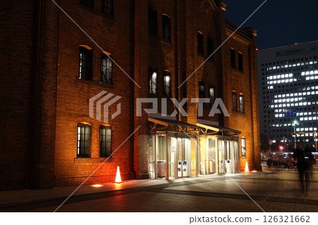 紅磚倉庫夜視圖 126321662