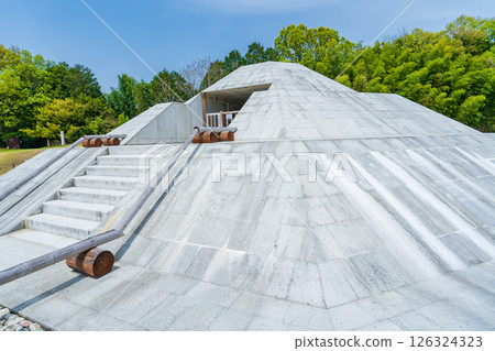 奈良縣明日香村的鑑識小塚古墓復原圖 126324323