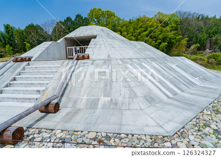 奈良縣明日香村的鑑識小塚古墓復原圖 126324327