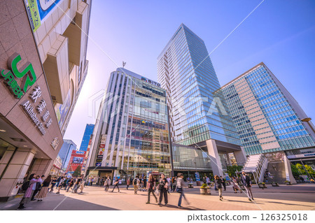 日本東京城市景觀 入境旅遊持續進行…秋葉原擠滿了外國遊客 日本東京城市景觀 入境旅遊持續進行…秋葉原擠滿了外國遊客 126325018