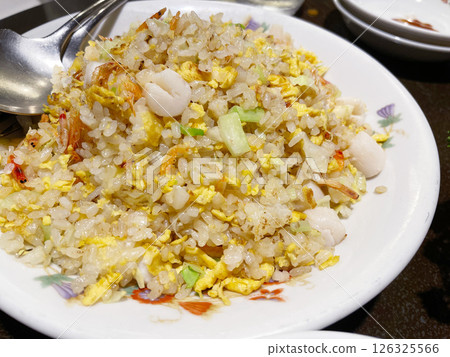 Seafood fried rice 126325566
