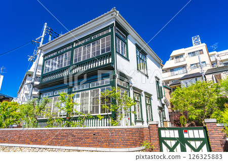 [Important Preservation District for Groups of Traditional Buildings] Kitano-cho Yamamoto-dori, Former Bolivian Consulate in early summer, Chuo-ku, Kobe City, Hyogo Prefecture 126325883