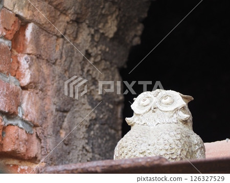 常滑陶藝漫步貓頭鷹雕像 126327529