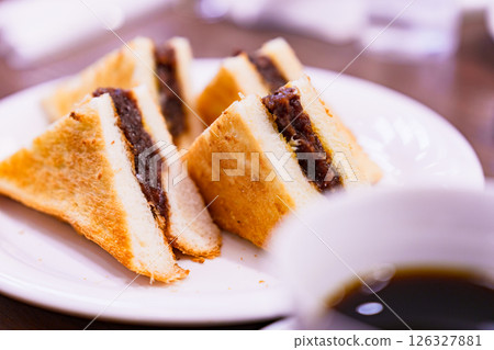 Ogura toast is a staple of Nagoya's morning meals. [Image of Nagoya food] 126327881