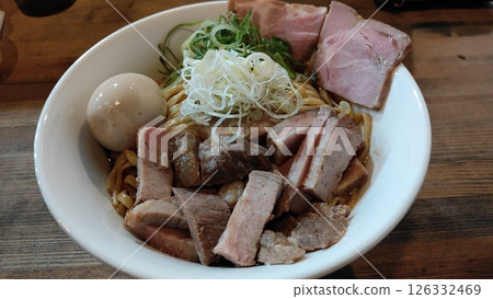 A hearty, meat-filled mazesoba 126332469