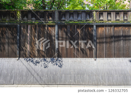 Summer Kyoto: Wooden fences of townhouses Summer Kyoto: Wooden fences of townhouses 126332705