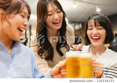 A woman toast 126338233
