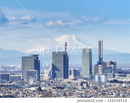 埼玉縣埼玉市鳥瞰圖，俯瞰埼玉新都心和富士山 126338518