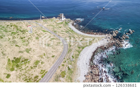 青森縣下北半島本州最北端尻屋崎燈塔的鳥瞰圖 126338681