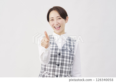 女性辦公室職員好兆頭白色背景 126340058